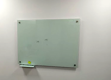 Wall Mount Magnetic Tempered Glassboard with Stainless Steel Spacers
