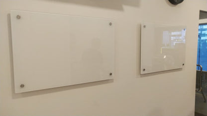 Wall Mount Magnetic Tempered Glassboard with Stainless Steel Spacers